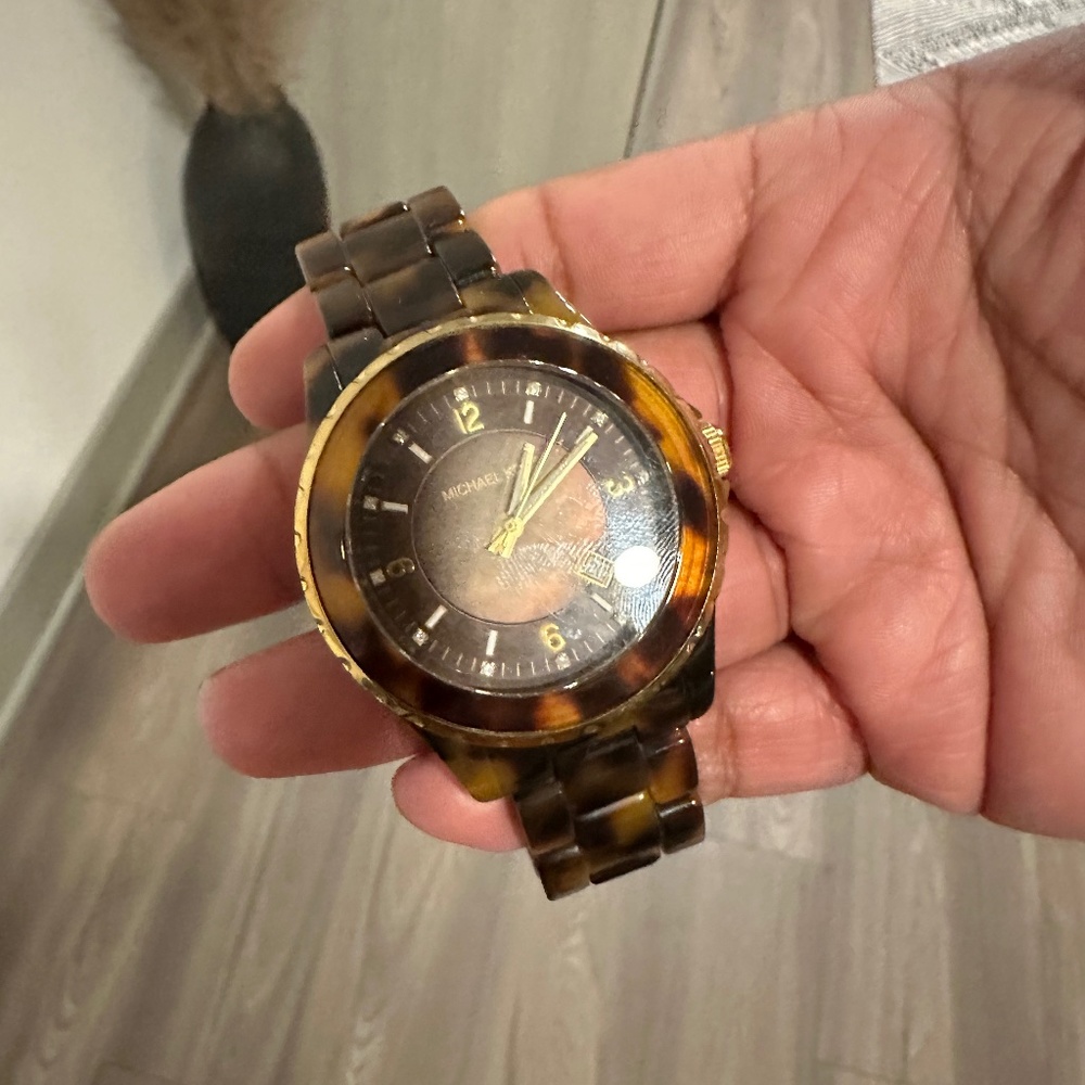 MK watch